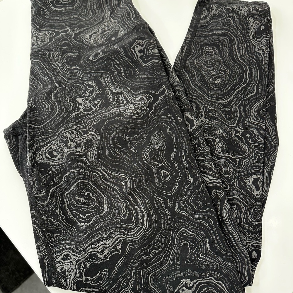 Black and Gray Patterned Leggings
